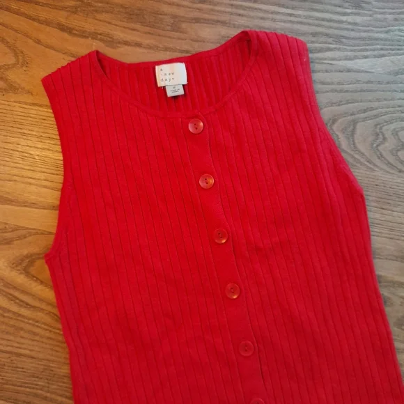 510a. bright red A New Day button down ribbed knit sleeveless tank top, S - Picture 2 of 7